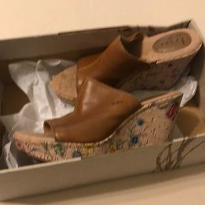 Size 7 BOC wedge sandal